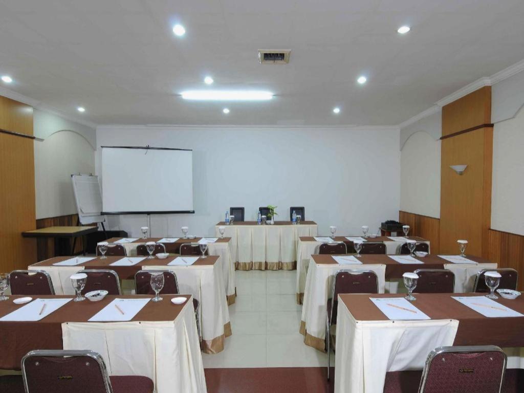 Hotel Kapuas Dharma Pontianak Exterior foto